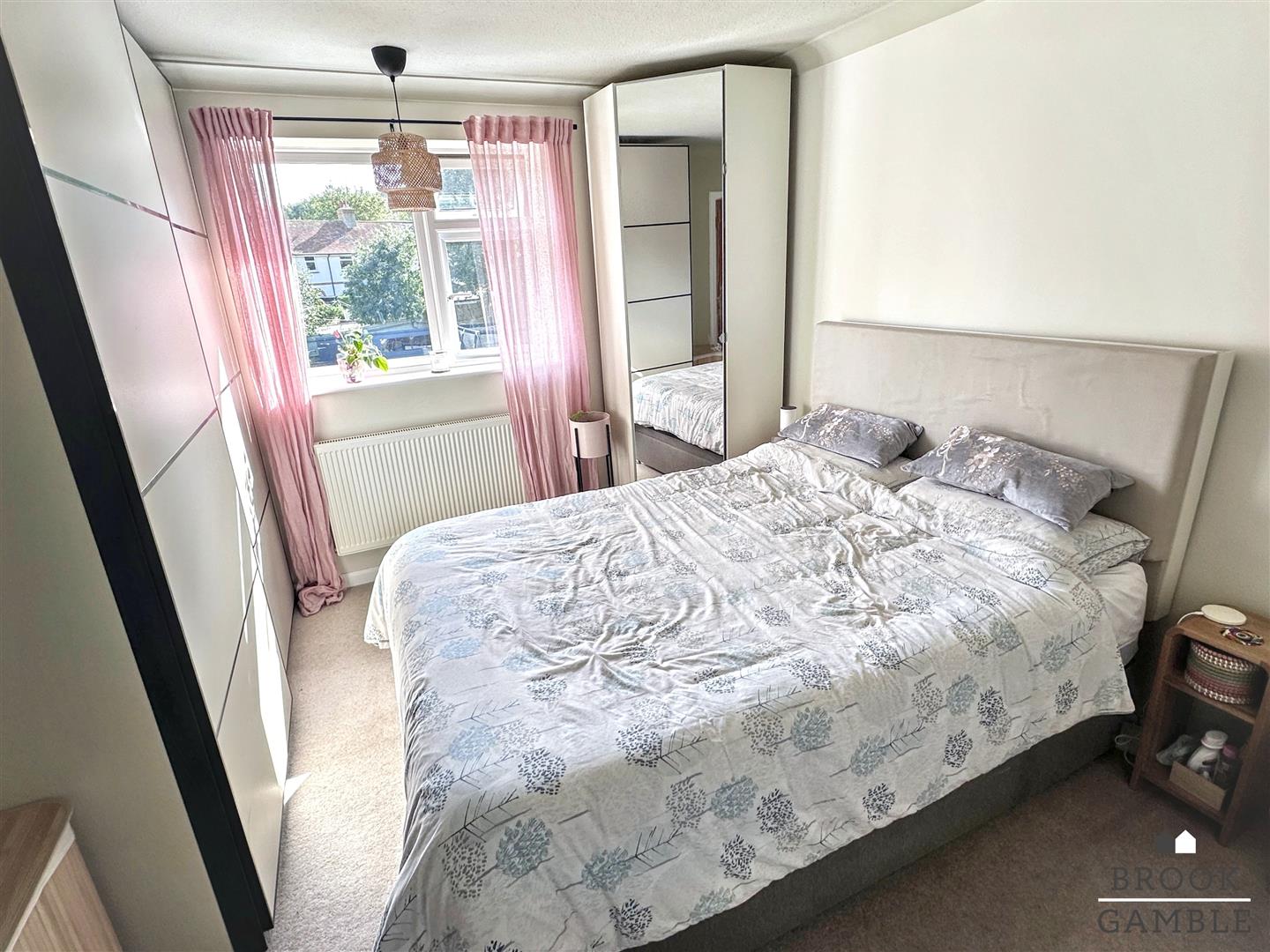 4 Bedroom House - Semi-Detached. North Avenue in Eastbourne,  8